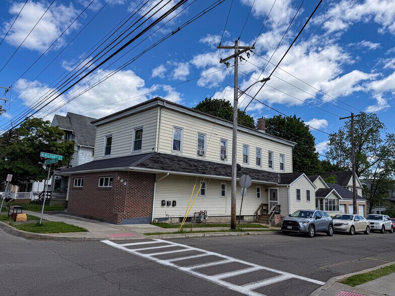 288 Robinson St, Binghamton, NY à vendre - Photo du bâtiment - Image 2 de 33