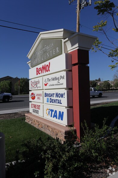 39540-39848 NE Winchester Rd, Temecula, CA à louer - Photo du bâtiment - Image 3 de 24