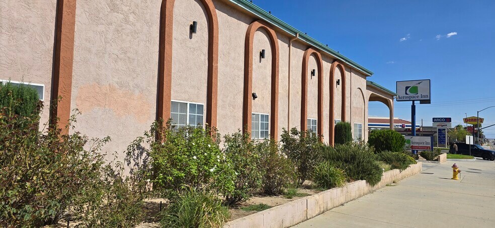 16352 Sierra Hwy, Mojave, CA à vendre - Photo du bâtiment - Image 2 de 20