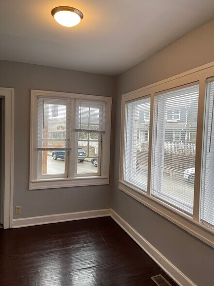 634 E 37th St, Indianapolis, IN à vendre - Photo intérieure - Image 3 de 20