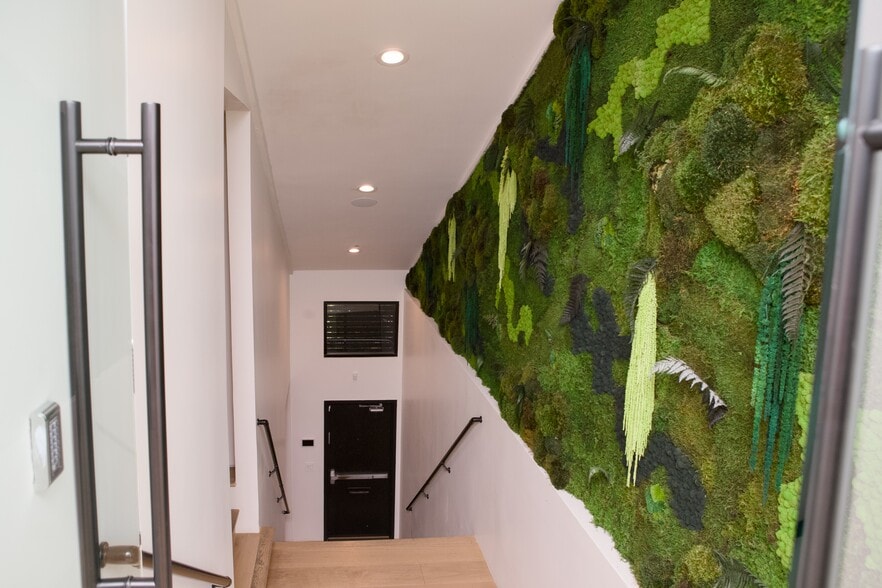 648 N St. Andrews Pl, Los Angeles, CA for lease - Building Photo - Image 2 of 19