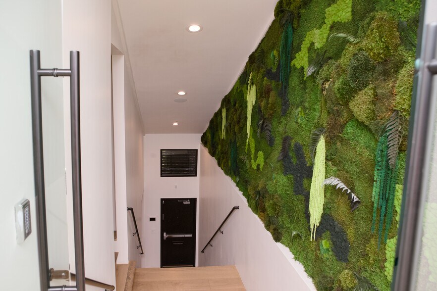 648 N St. Andrews Pl, Los Angeles, CA à louer - Photo du bâtiment - Image 2 de 19