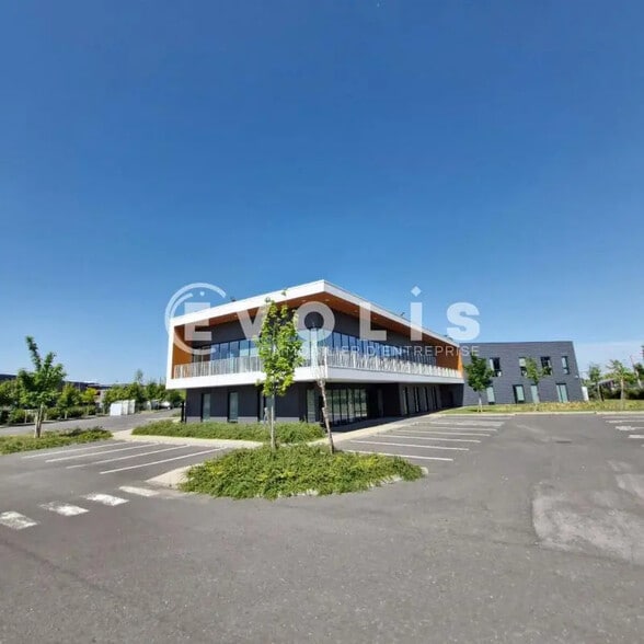 24 Bis Rue Leonard Vinci, Lisses for lease - Building Photo - Image 2 of 33