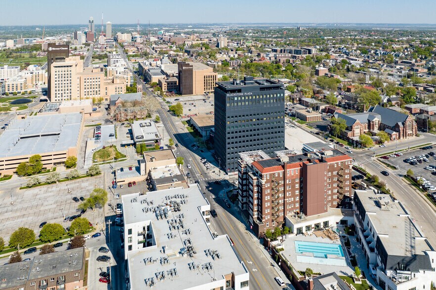 3555 Farnam, Omaha, NE à louer - Aérien - Image 3 de 20