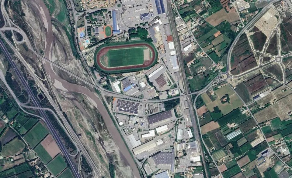 Flex in Cavaillon for sale - Building Photo - Image 2 of 3