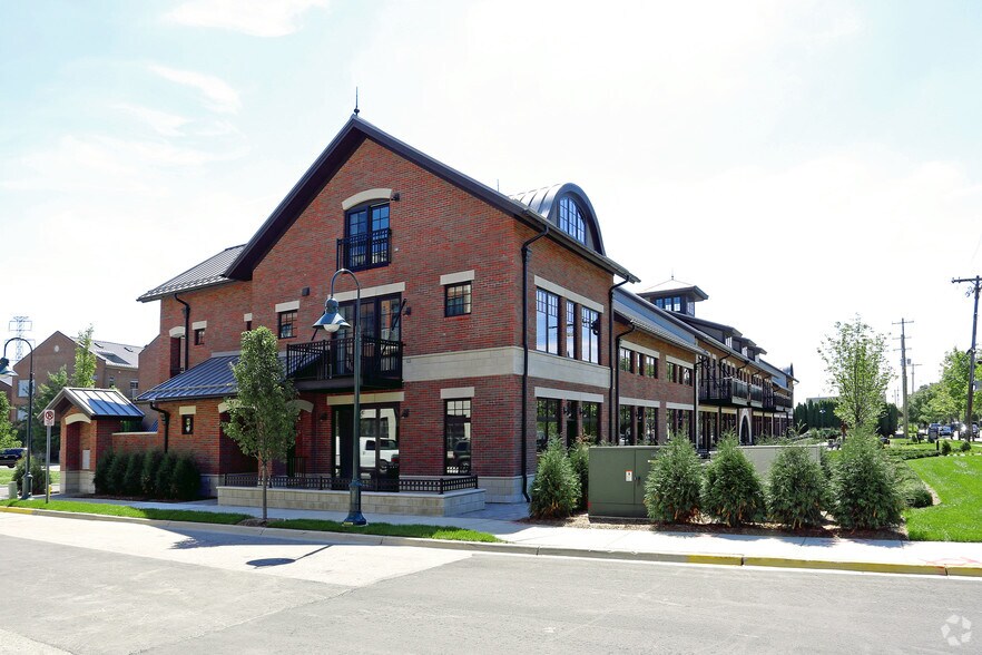 401 S Eton St, Birmingham, MI à louer - Photo du bâtiment - Image 3 de 9
