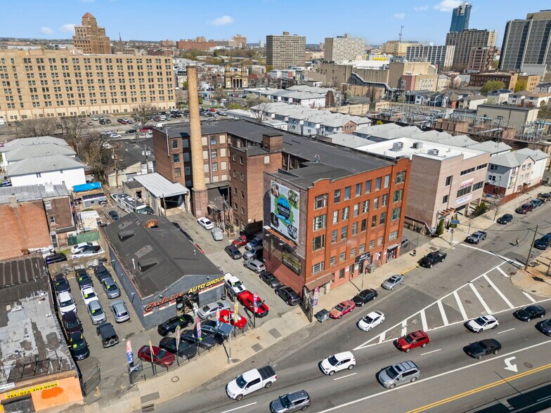 Mulberry Portfolio portefeuille de 3 propriétés à vendre sur LoopNet.ca - Photo du bâtiment - Image 3 de 15