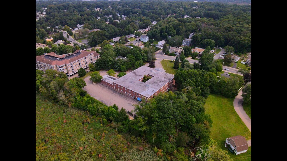 1007 East St, Dedham, MA à vendre - Photo du bâtiment - Image 2 de 8