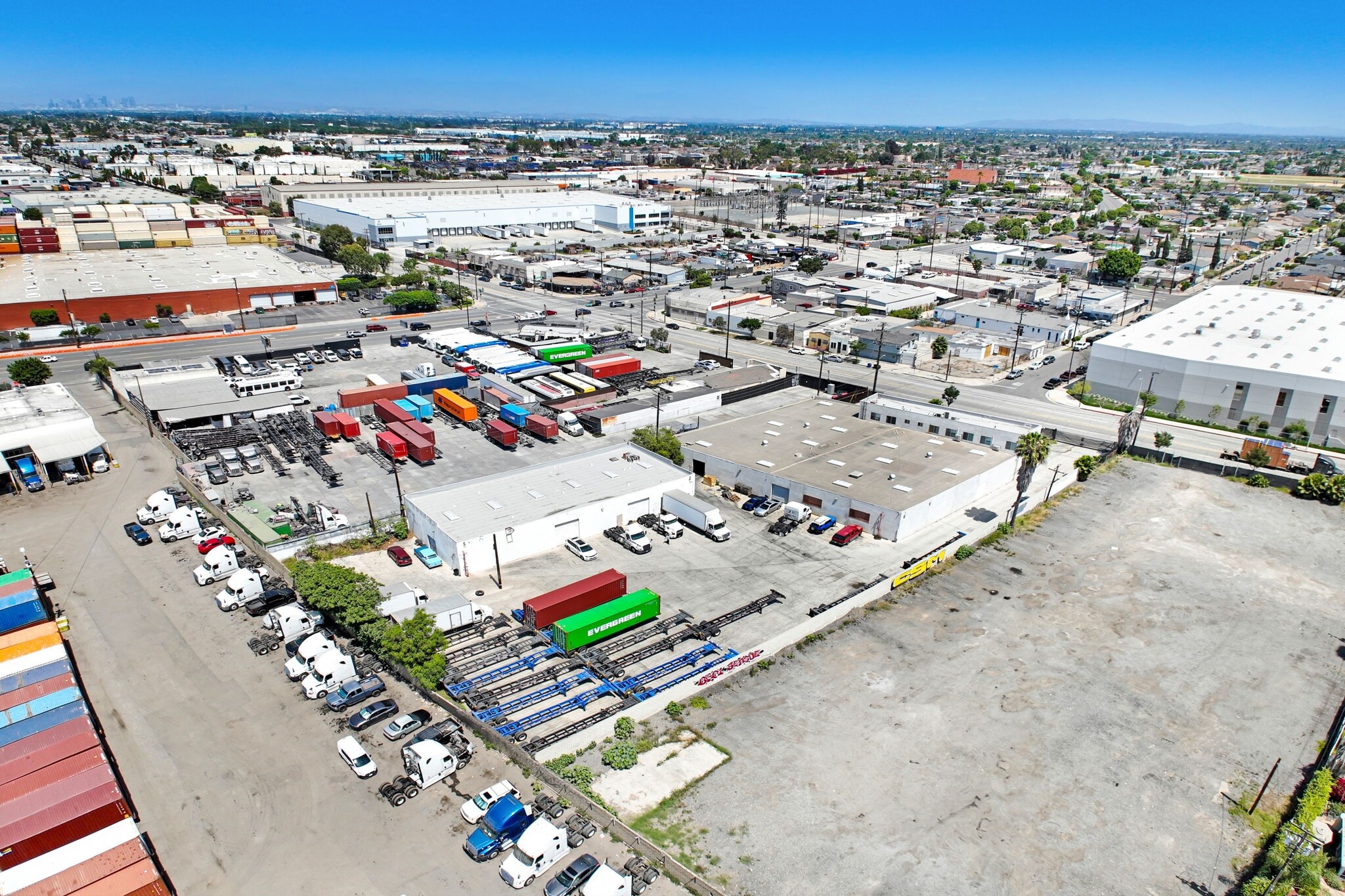 15401-15405 S San Pedro St, Gardena, CA à louer Aérien- Image 1 de 4
