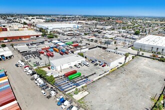 15401-15405 S San Pedro St, Gardena, CA à louer Aérien- Image 1 de 4