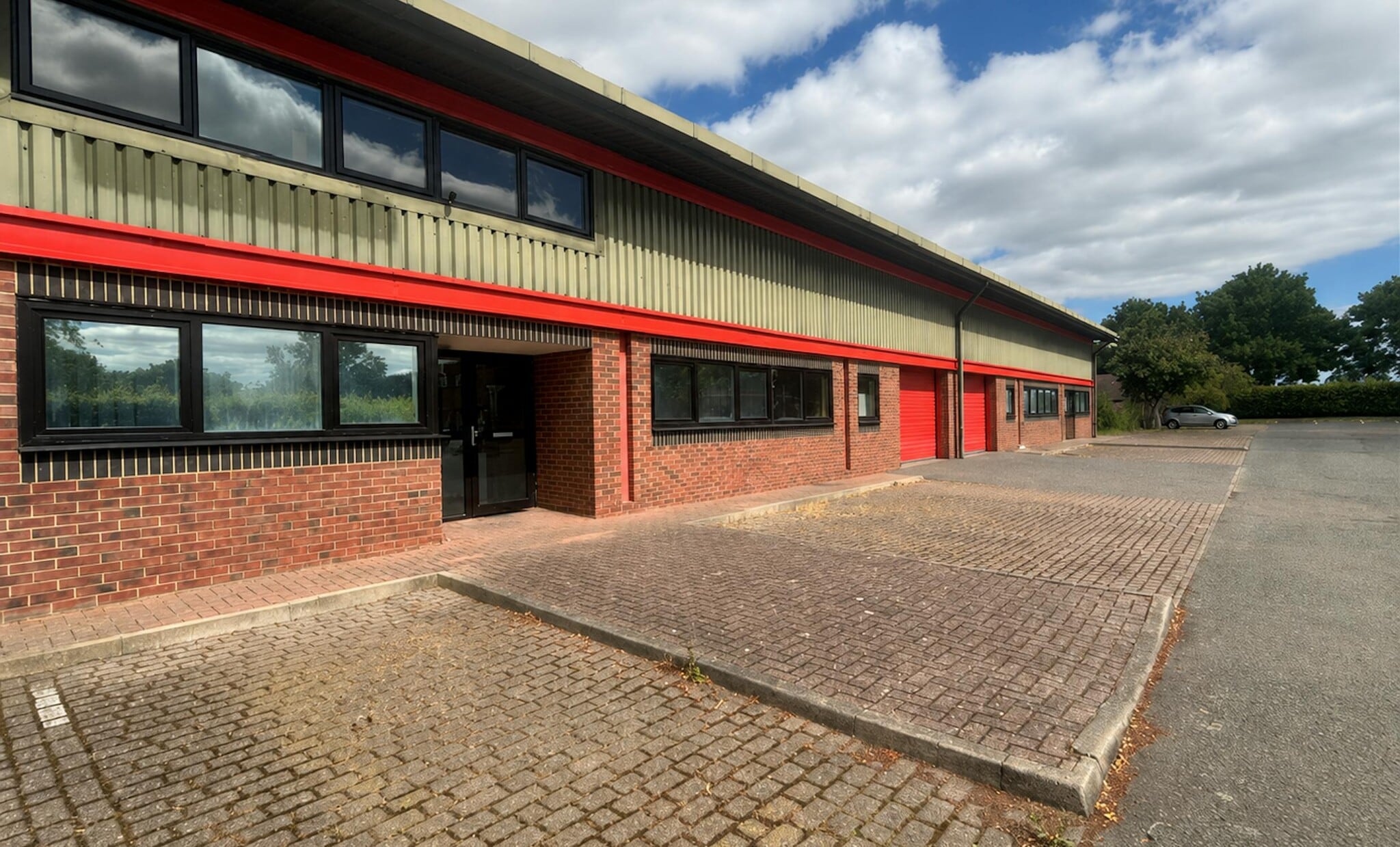 Warpsgrove Ln, Chalgrove for lease Primary Photo- Image 1 of 3