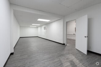 350 S Belt Line Rd, Irving, TX for lease Interior Photo- Image 2 of 5