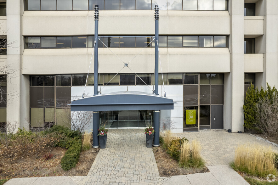 155 Gordon Baker Rd, Toronto, ON for lease - Building Photo - Image 3 of 3