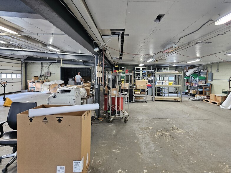 307 Gravel Hill Rd, Monroe Township, NJ à louer - Photo du bâtiment - Image 2 de 4