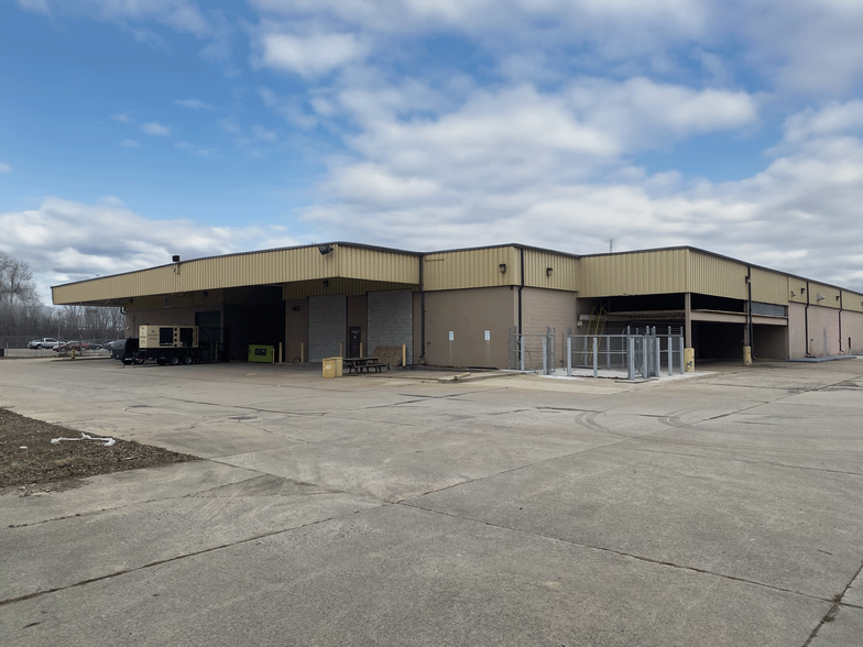 25325-25371 Henry B Joy Blvd, Harrison Township, MI for lease - Building Photo - Image 1 of 4