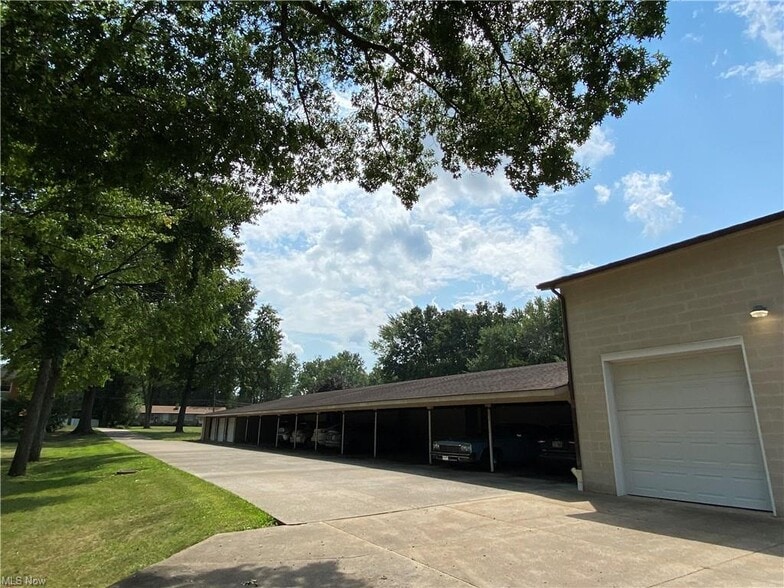 5325 13th St SW, Canton, OH for lease - Building Photo - Image 2 of 8