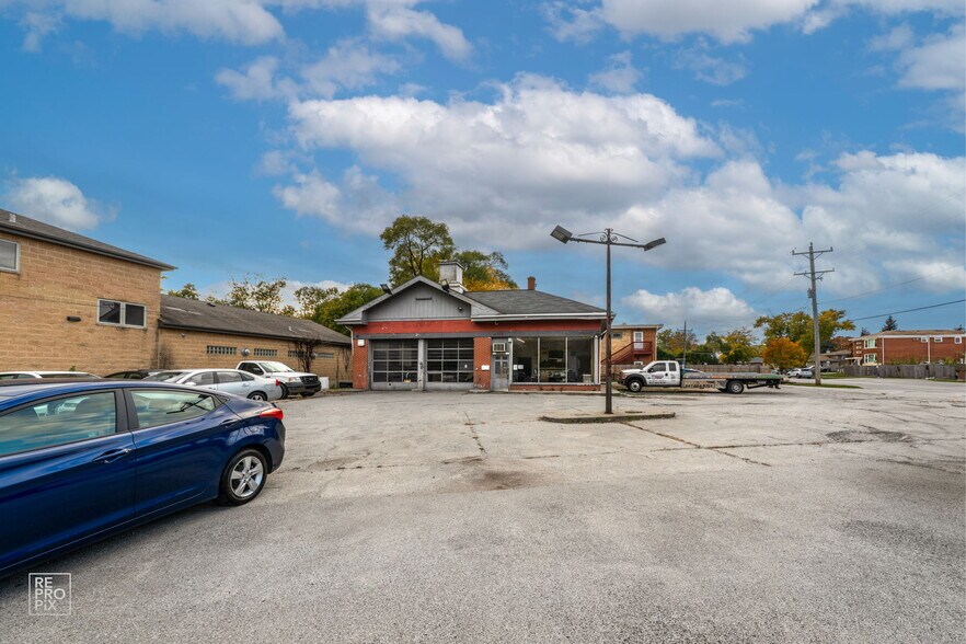 2010 S River Rd, Des Plaines, IL à vendre - Photo du bâtiment - Image 2 de 6