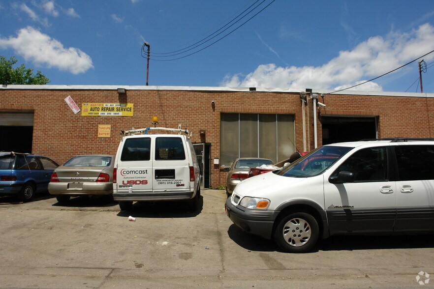 4618-4620 Ingraham St, Hyattsville, MD à vendre - Photo du bâtiment - Image 2 de 4