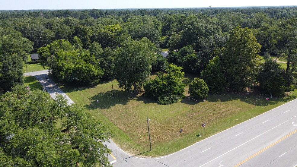 102 Peach N ave, Leesburg, GA à vendre - Photo du bâtiment - Image 3 de 15