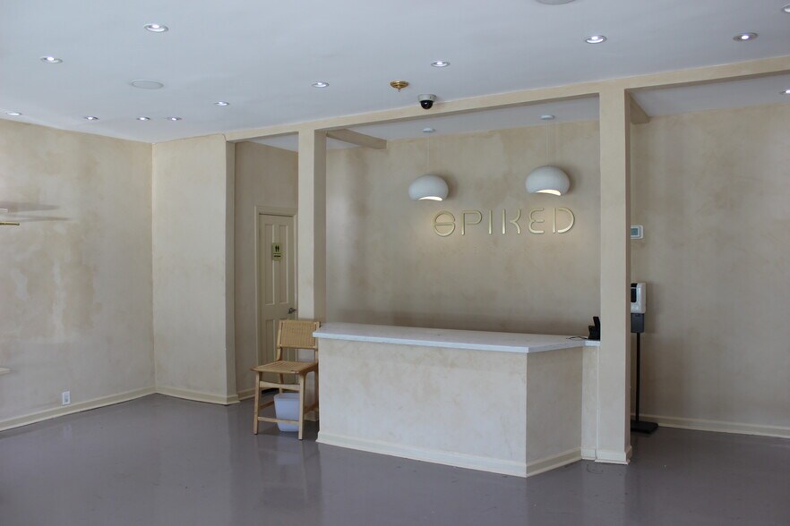 840 S Robertson Blvd, Los Angeles, CA à louer - Photo du bâtiment - Image 3 de 21