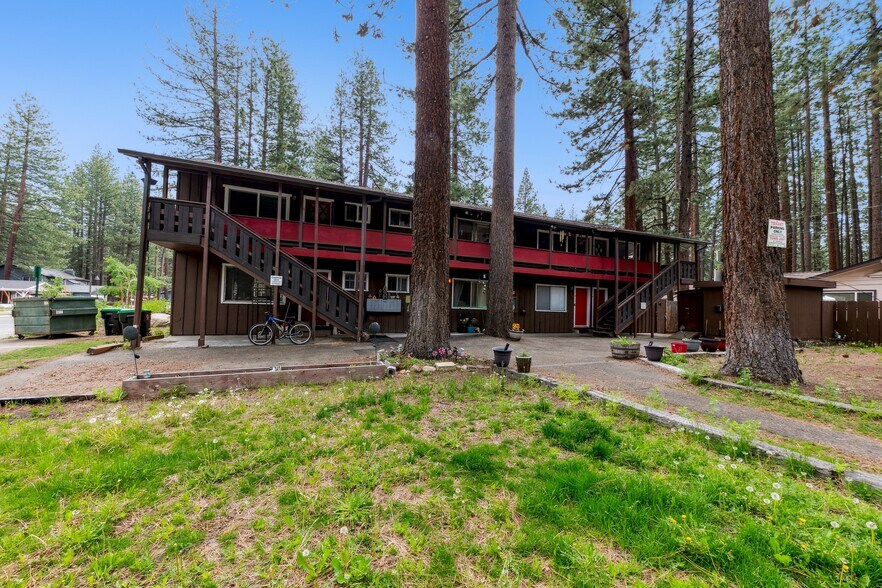 1222 Sierra Blvd, South Lake Tahoe, CA à vendre - Photo du bâtiment - Image 2 de 14