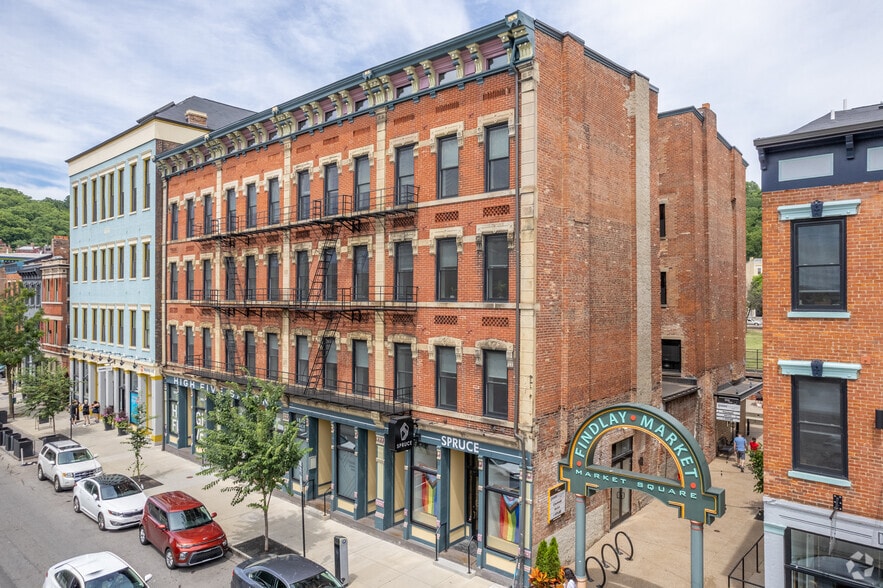 1818 Race St, Cincinnati, OH à louer - Photo principale - Image 1 de 4