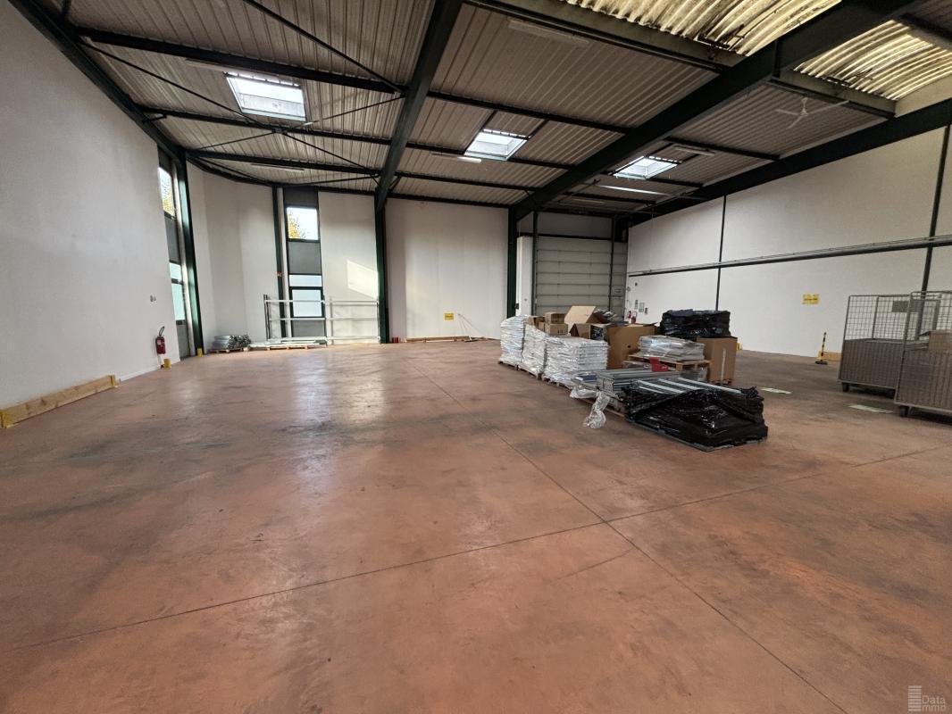 Industrial in Villepinte for lease Building Photo- Image 1 of 34