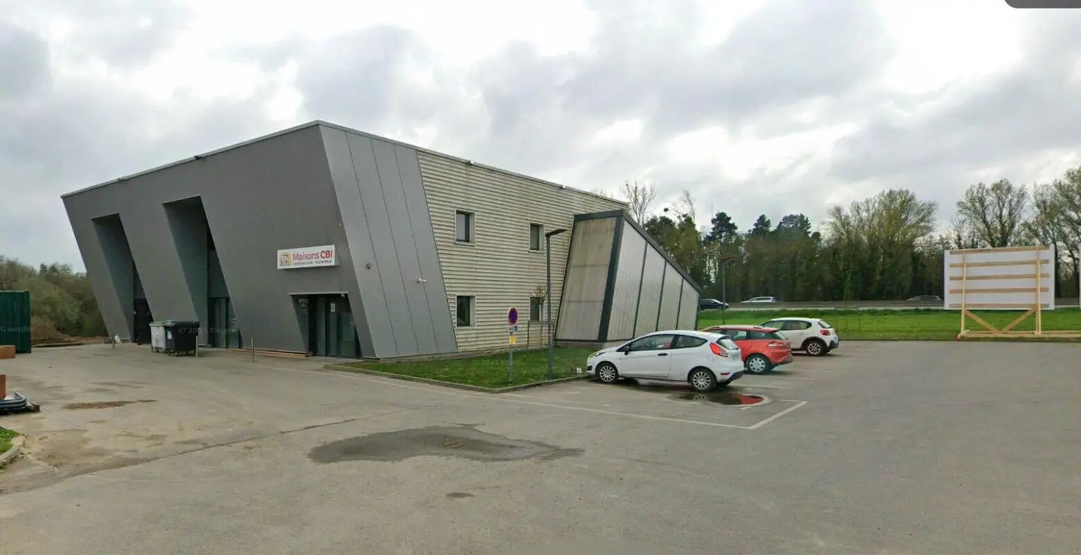 Flex in Noyal-sur-Vilaine for lease Building Photo- Image 1 of 3