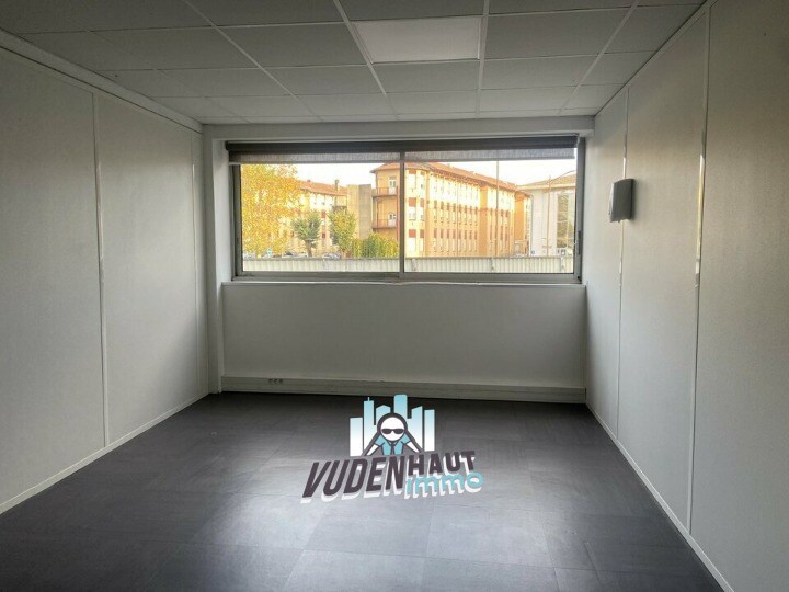 Office in Toulouse for lease - Interior Photo - Image 2 of 9