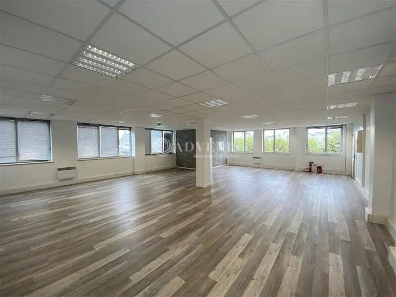Bureau dans Neuilly-Plaisance à vendre - Photo intérieure - Image 3 de 6