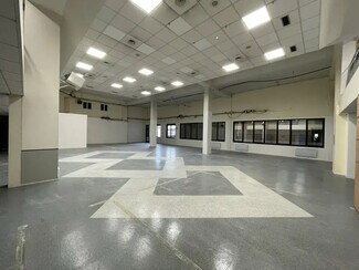 Plus de détails pour 10 Rue De Stalingrad, Drancy - Local d'activités à louer