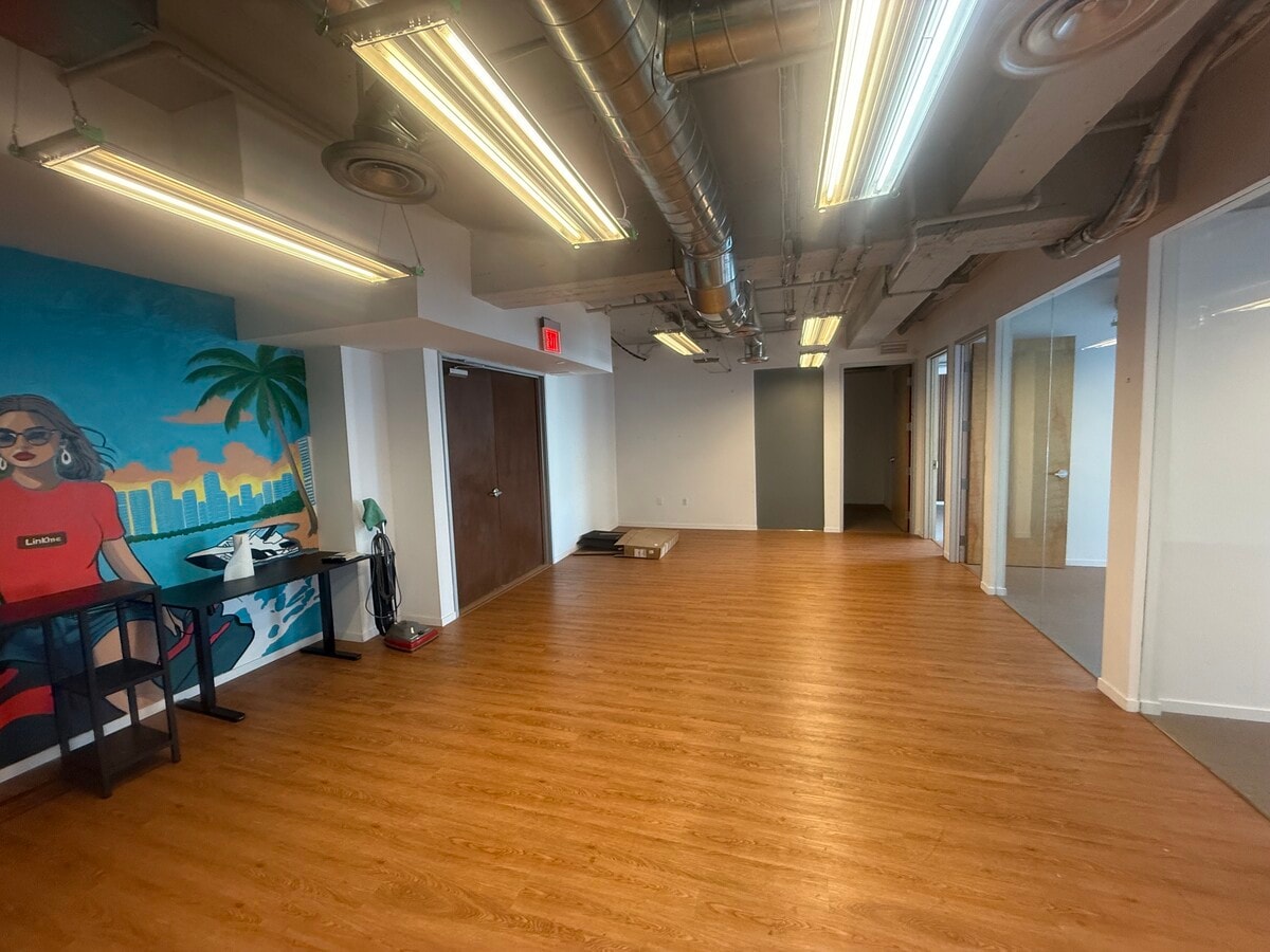 14 NE 1st Ave, Miami, FL 33132 - Unit 800 - - Interior Photo - Image 2 of 6