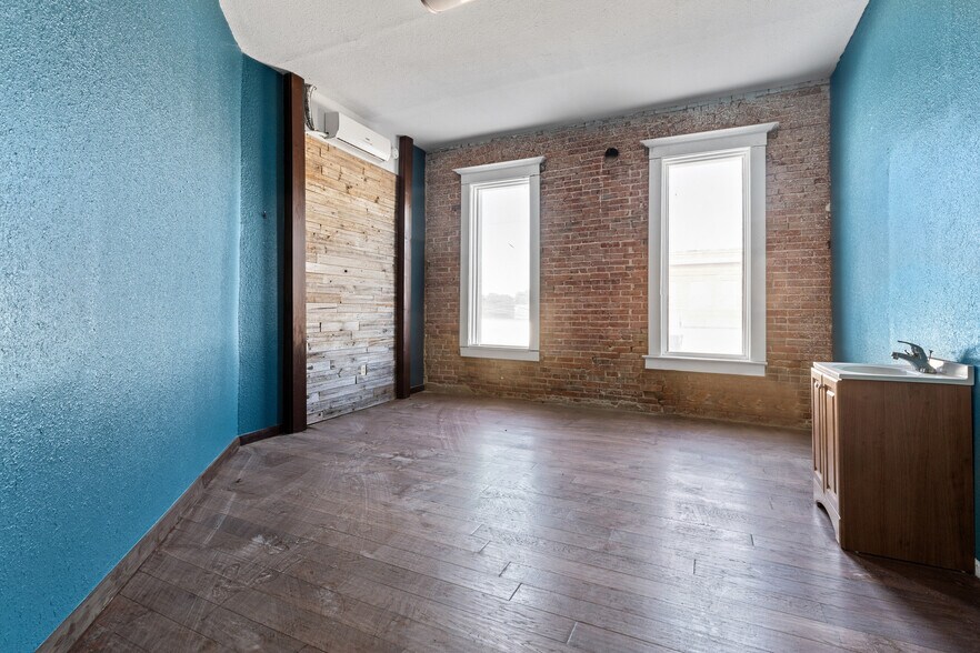 116 S Second St, Venus, TX à vendre - Photo intérieure - Image 3 de 11