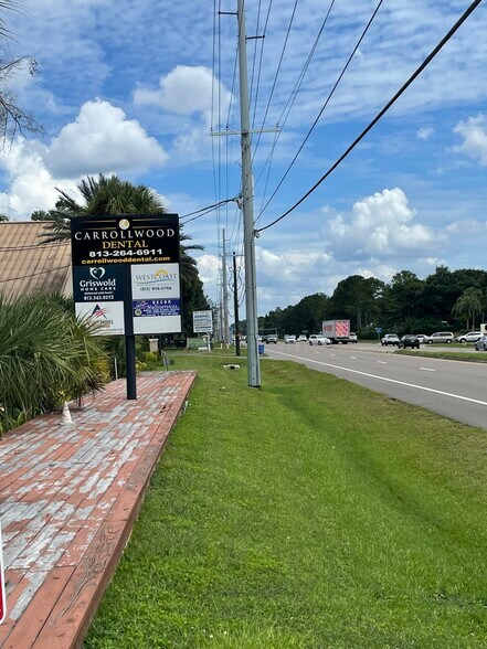 4917 Ehrlich Rd, Tampa, FL à louer - Photo du bâtiment - Image 3 de 13