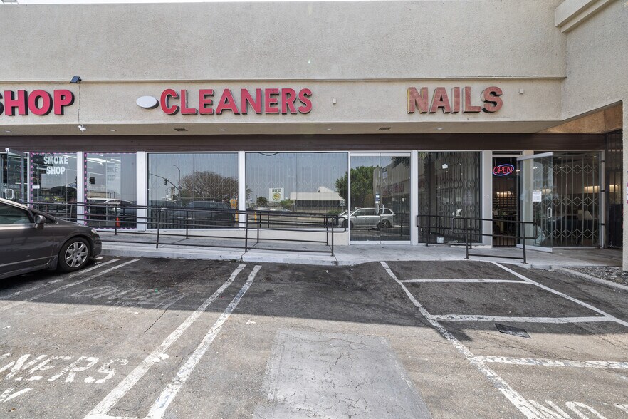 1900 S La Brea Ave, Los Angeles, CA à louer - Photo du bâtiment - Image 2 de 3