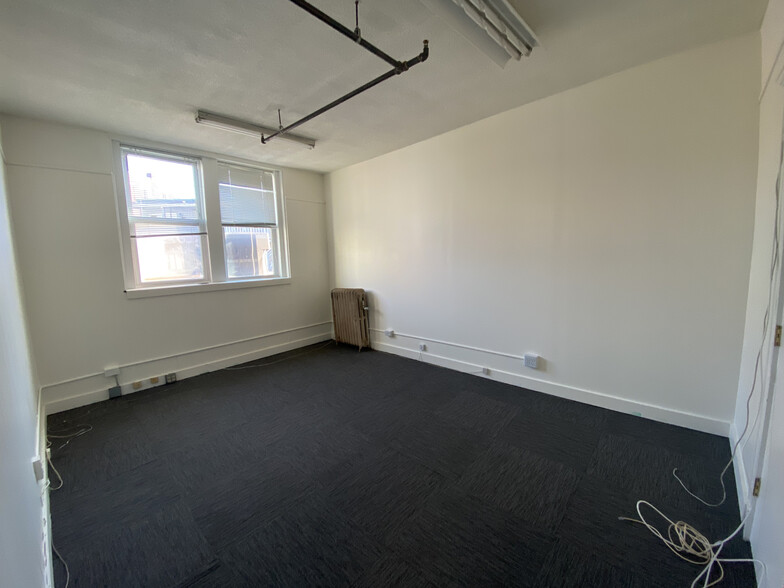 17-21 Meridian St, Boston, MA for lease - Building Photo - Image 2 of 7