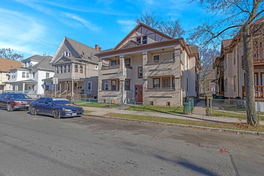 53 Walden St, Springfield, MA à vendre - Photo principale - Image 1 de 1