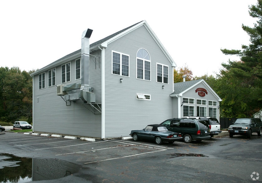 357 Salmon Brook St, Granby, CT à vendre - Photo du bâtiment - Image 3 de 3