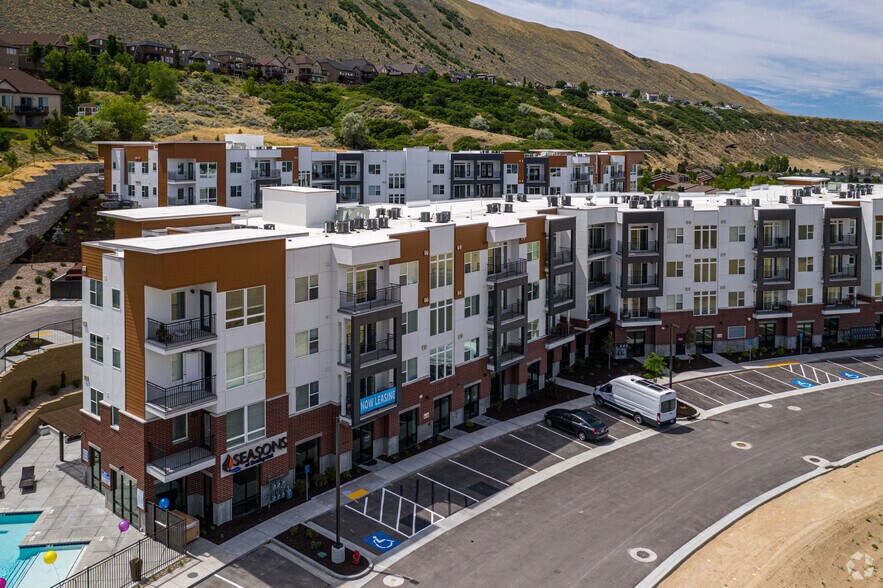 14747 S Draper Pointe Way, Draper, UT à louer - Photo du bâtiment - Image 3 de 15