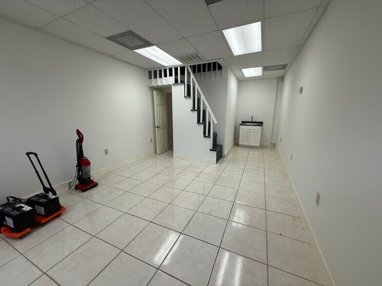 5914 Cullen Blvd, Houston, TX à vendre - Photo du bâtiment - Image 3 de 6