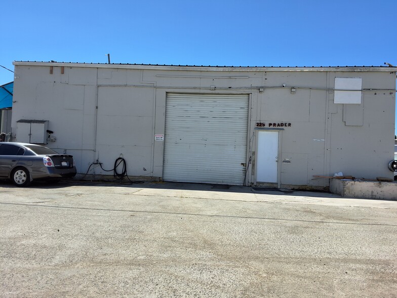 225 Prader St, Salinas, CA for lease - Building Photo - Image 1 of 6