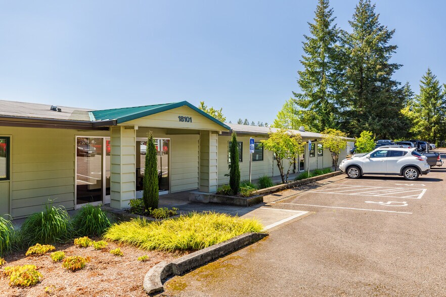 18151-18199 SW Boones Ferry Rd, Tualatin, OR à louer - Photo principale - Image 1 de 12