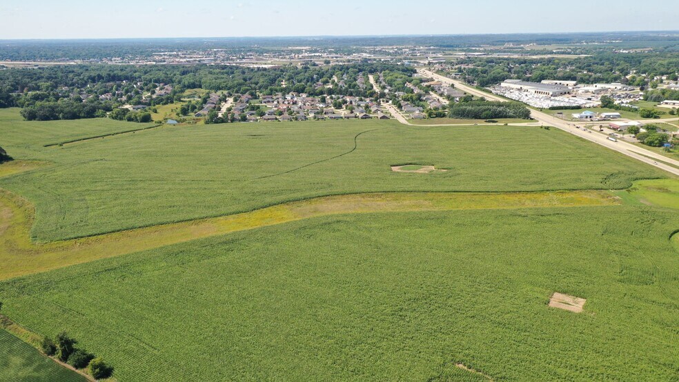 4750 Milton Ave, Janesville, WI for sale - Building Photo - Image 2 of 5
