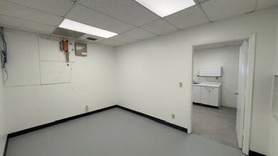 3825 Investment Ln, West Palm Beach, FL for lease Interior Photo- Image 1 of 7