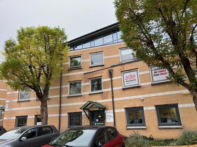 Avenue Du Centaure, Cergy for sale - Building Photo - Image 3 of 14