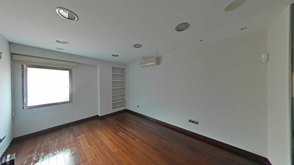 Bureau dans Valladolid à vendre - Photo du bâtiment - Image 2 de 27