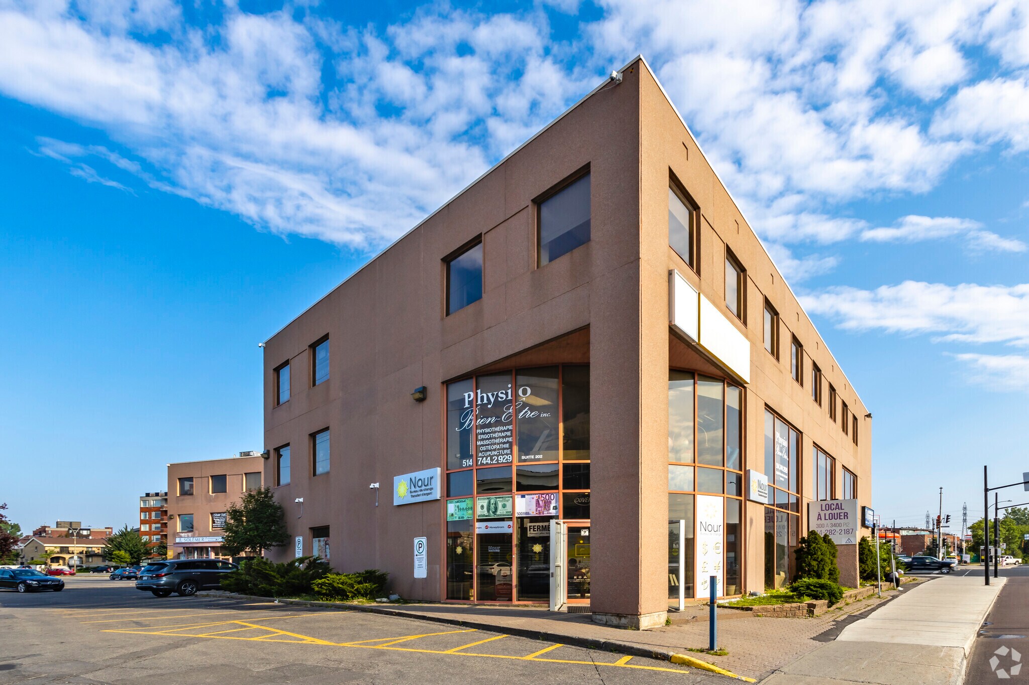 1805 Rue Sauvé O, Montréal, QC for sale Primary Photo- Image 1 of 1