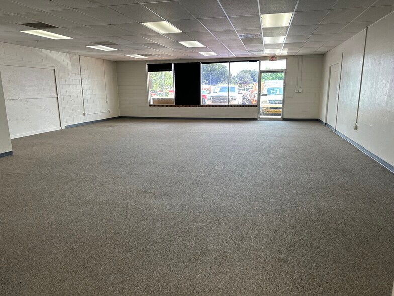 120-206 N Main St, Chiefland, FL à louer - Photo du bâtiment - Image 3 de 13