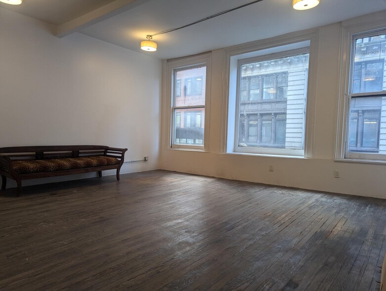 47 W 28th St, New York, NY for lease - Interior Photo - Image 2 of 4