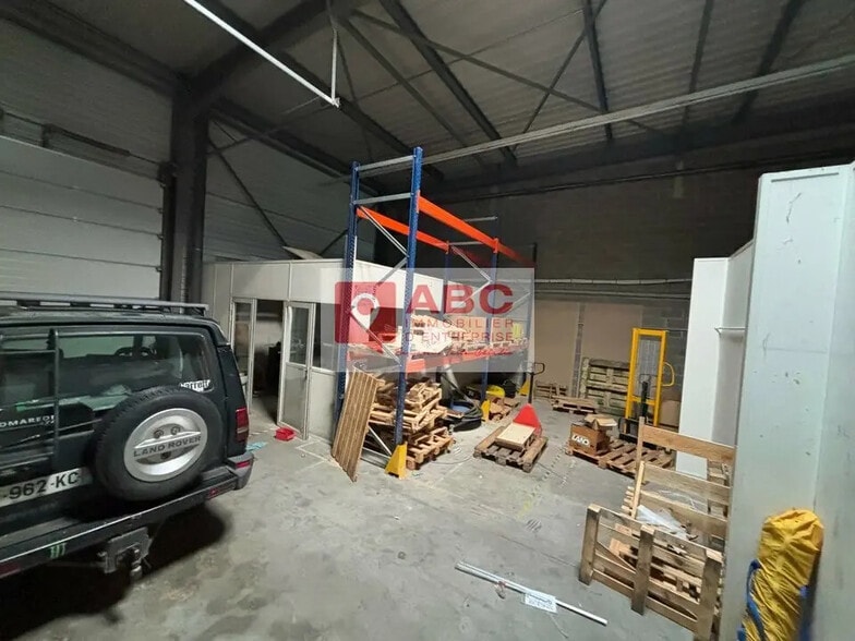 Flex in Montpellier for lease - Interior Photo - Image 2 of 5